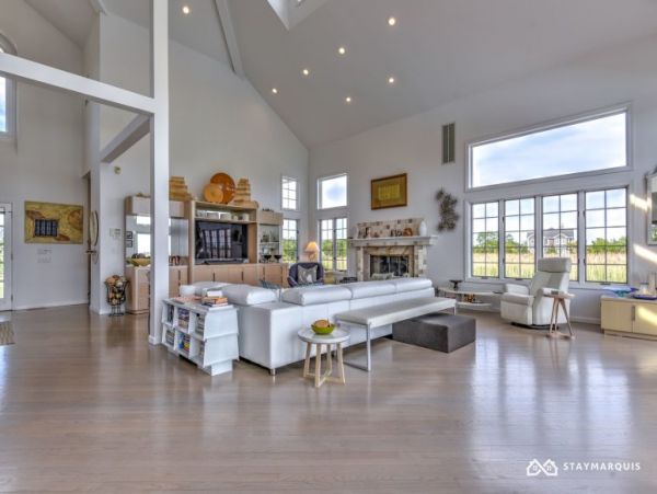 Hamptons Home 1020724