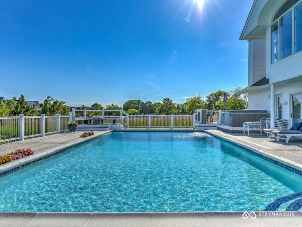 Hamptons Home 1020724
