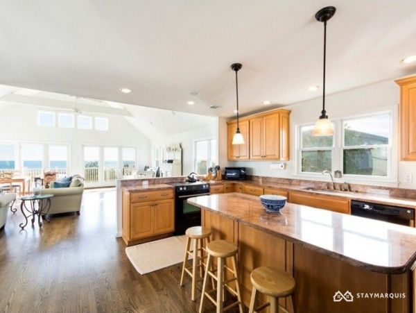 Hamptons Home 1020725