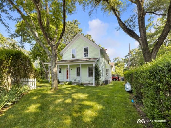 Hamptons Home 1020729