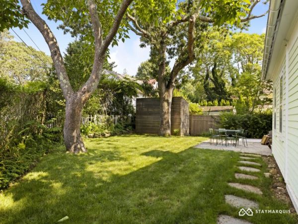 Hamptons Home 1020729