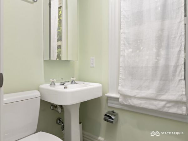 Hamptons Home 1020729