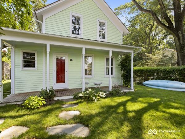 Hamptons Home 1020729