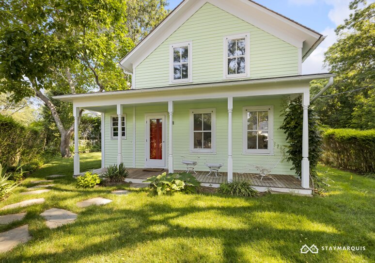 Hamptons Home 1020729
