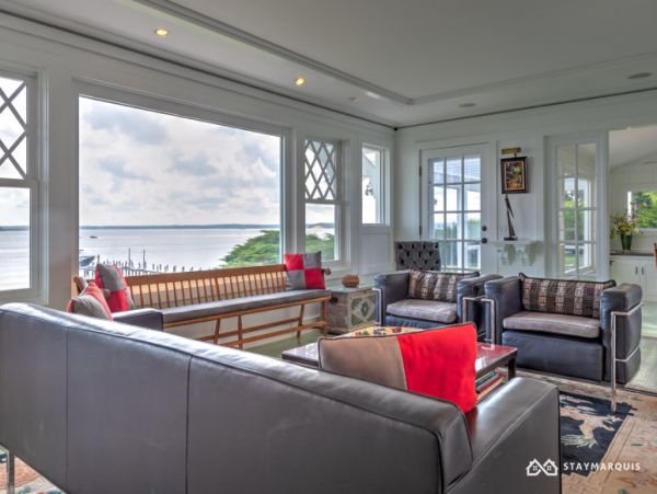 Hamptons Home 1020733