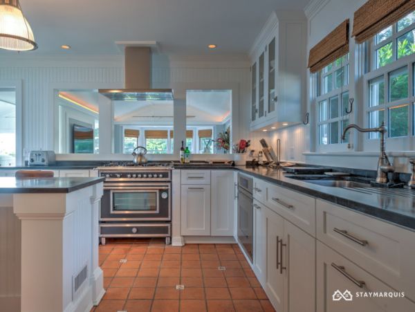 Hamptons Home 1020733