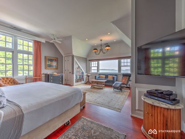 Hamptons Home 1020733