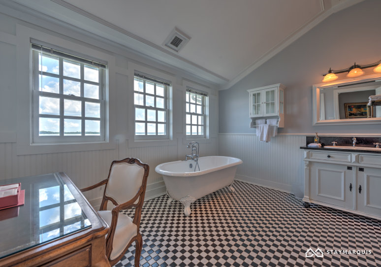 Hamptons Home 1020733