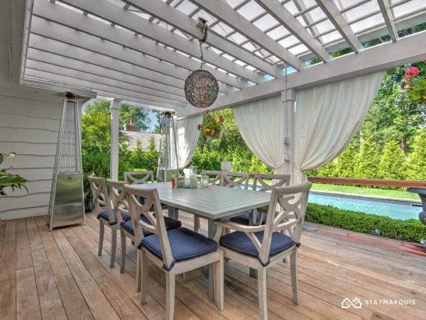 Hamptons Home 1020734