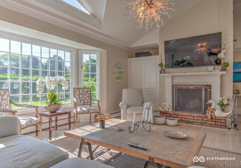 Hamptons Home 1020734