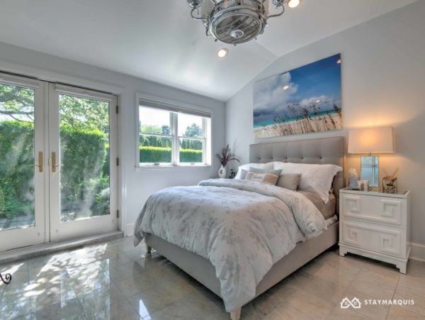 Hamptons Home 1020734