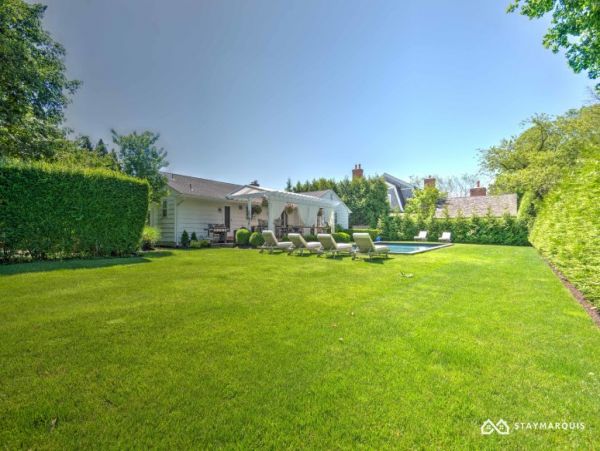 Hamptons Home 1020734