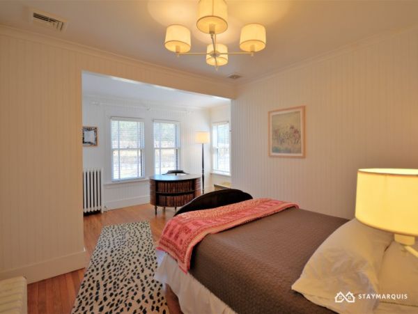 Hamptons Home 1020735