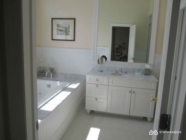 Hamptons Home 1020736
