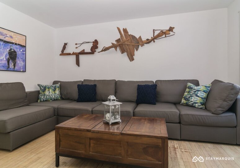 Hamptons Home 1020737