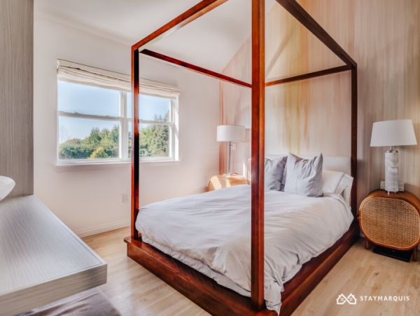 Hamptons Home 1020741