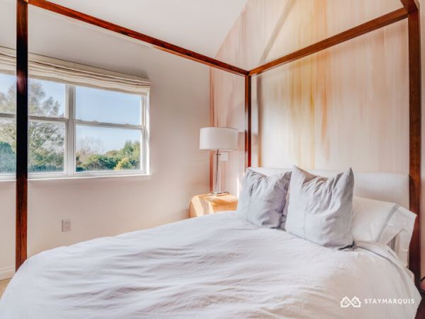 Hamptons Home 1020741
