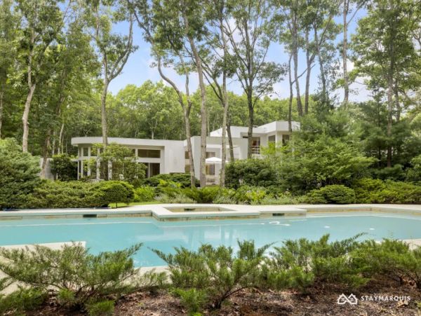 Hamptons Home 1020743
