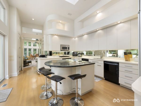Hamptons Home 1020743