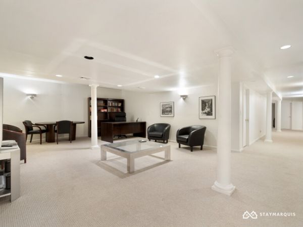 Hamptons Home 1020743