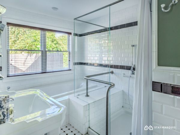 Hamptons Home 1020744
