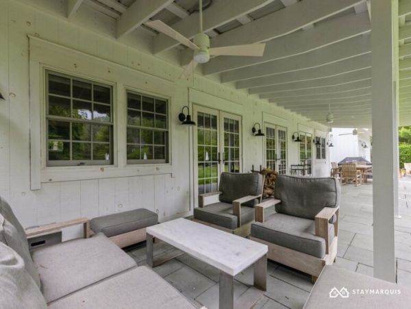 Hamptons Home 1020745