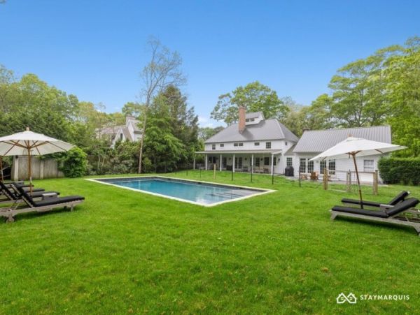 Hamptons Home 1020745
