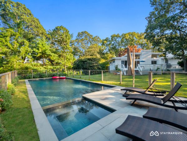 Hamptons Home 1020746