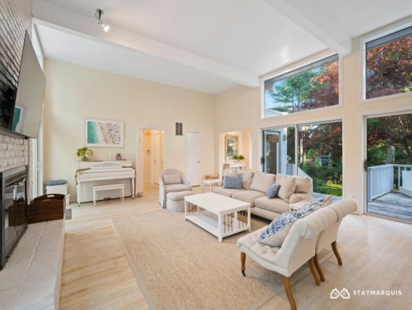 Hamptons Home 1020746