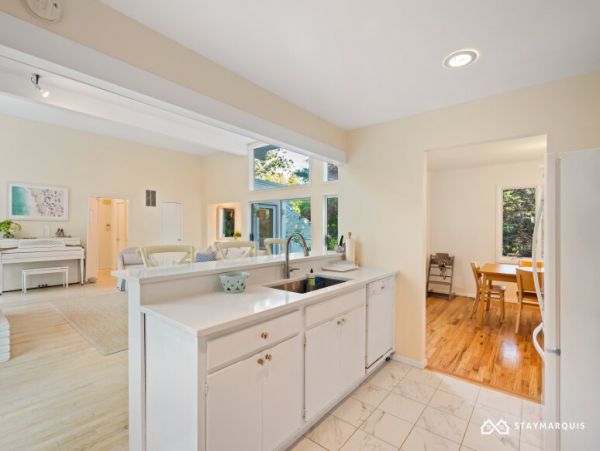 Hamptons Home 1020746