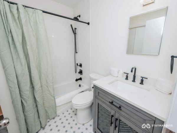 Hamptons Home 1020746