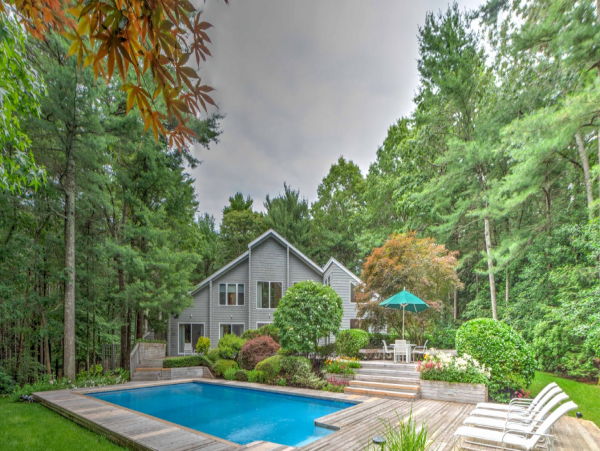 Luxurious  Hamptons Vacation Rental with 4 Bedrooms & Pool