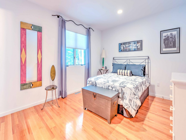 Luxurious  Hamptons Vacation Rental with 4 Bedrooms & Pool