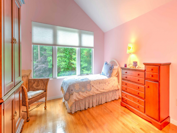 Luxurious  Hamptons Vacation Rental with 4 Bedrooms & Pool