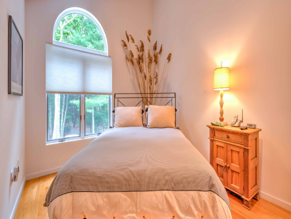 Luxurious  Hamptons Vacation Rental with 4 Bedrooms & Pool