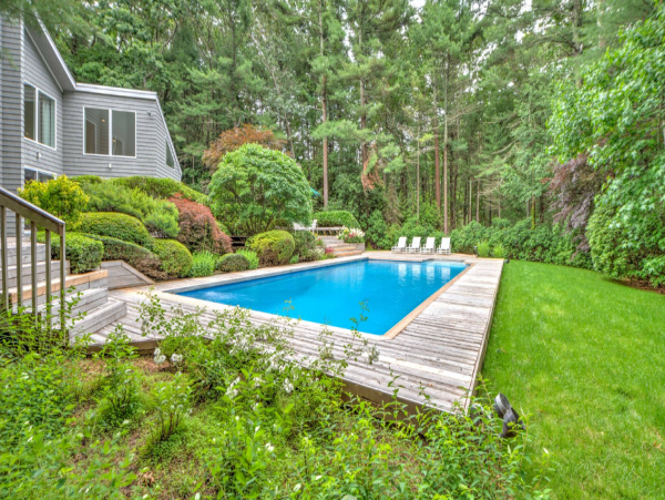 Luxurious  Hamptons Vacation Rental with 4 Bedrooms & Pool