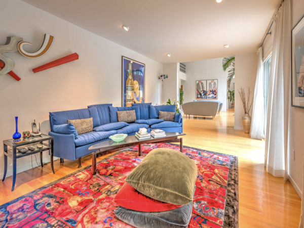 Luxurious  Hamptons Vacation Rental with 4 Bedrooms & Pool