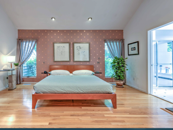 Luxurious  Hamptons Vacation Rental with 4 Bedrooms & Pool