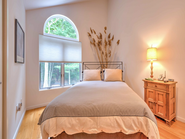 Luxurious  Hamptons Vacation Rental with 4 Bedrooms & Pool