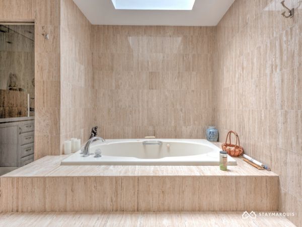 Hamptons Home 1020750