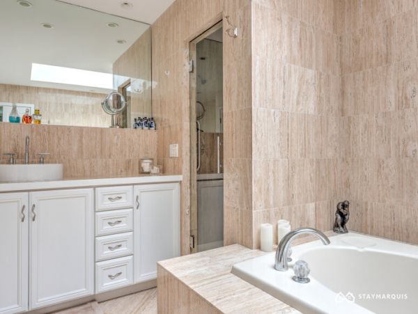 Hamptons Home 1020750