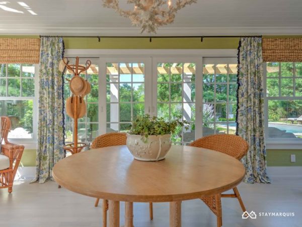 Hamptons Home 1020751