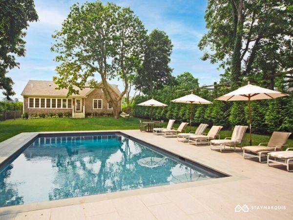 Hamptons Home 1020752