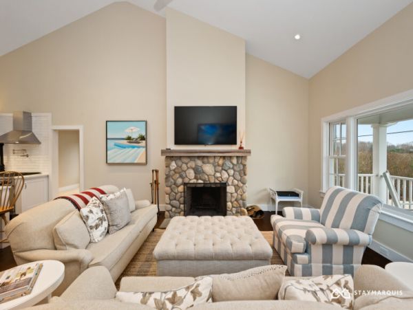 Hamptons Home 1020752