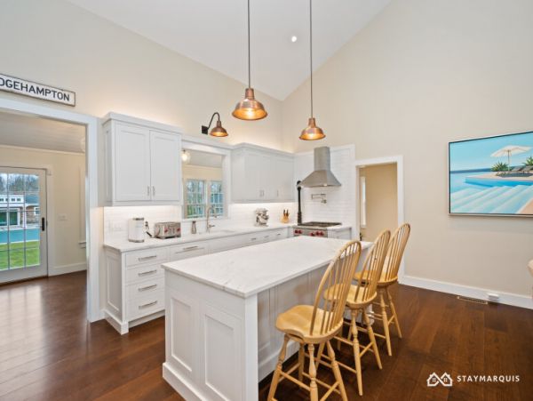 Hamptons Home 1020752