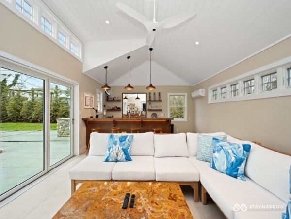 Hamptons Home 1020752