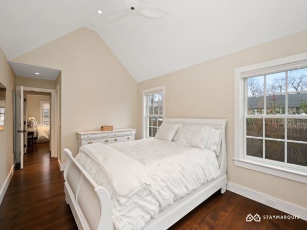 Hamptons Home 1020752