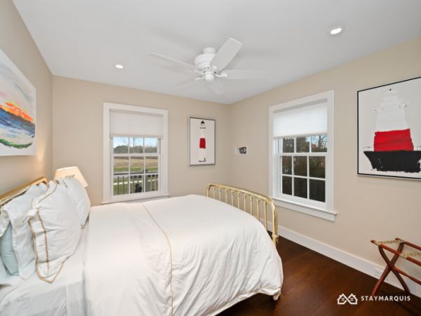 Hamptons Home 1020752