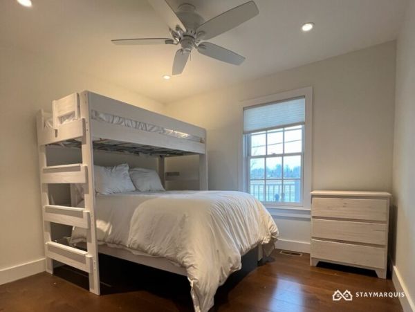 Hamptons Home 1020752