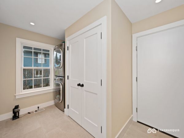 Hamptons Home 1020752